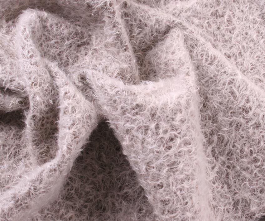 Nieuw! Mohair - Open / Middeldicht gekruld - ca 16mm pool 151-052