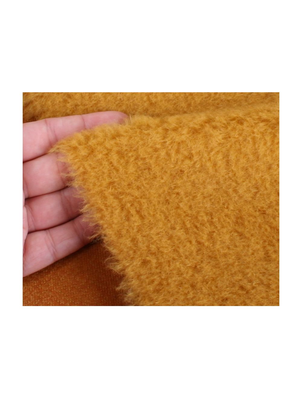 Schapenwol - Helmbold - ca 12mm haarlengte - 140 cm breed
