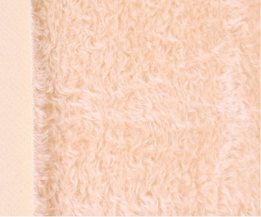 Mohair - Dicht gekruld - ca 17mm pool - 140cm breed - 4126