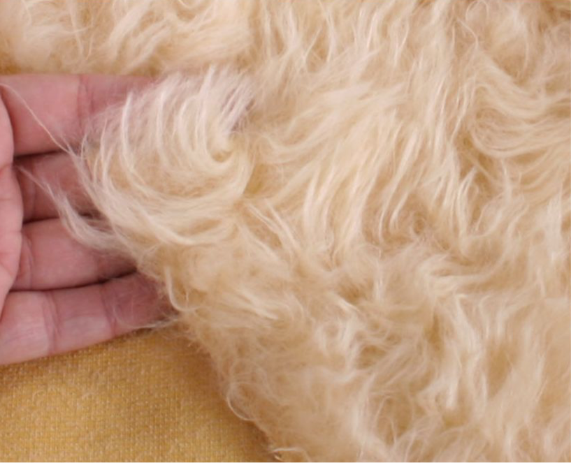 Mohair - Middeldichte krul - ca 40mm pool - 140cm breed