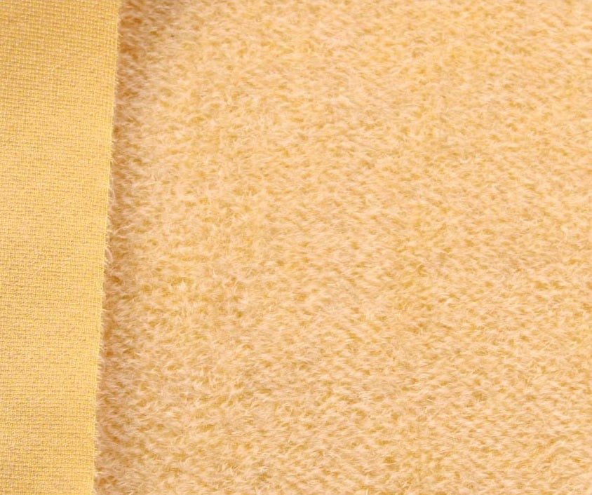 Mohair - dicht gekruld - ca 7mm pool - 140cm breed - RBS-45 - geel