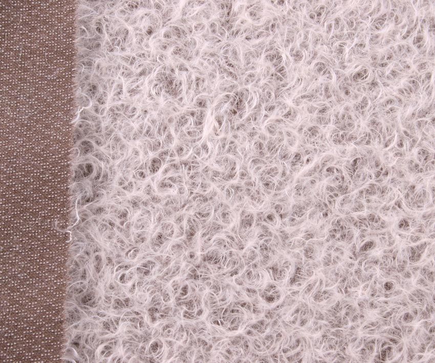 Nieuw! Mohair - Open / Middeldicht gekruld - ca 16mm pool 151-052