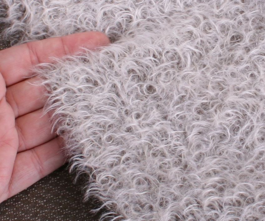Nieuw! Mohair - Open / Middeldicht gekruld - ca 16mm pool 151-052