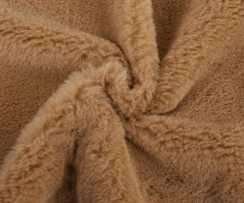 Nieuw! Alpaca - Dicht recht - ca 22mm pool (5465)