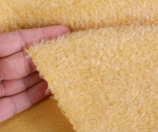 Mohair - dicht gekruld - ca 7mm pool - 140cm breed - RBS-45 - geel