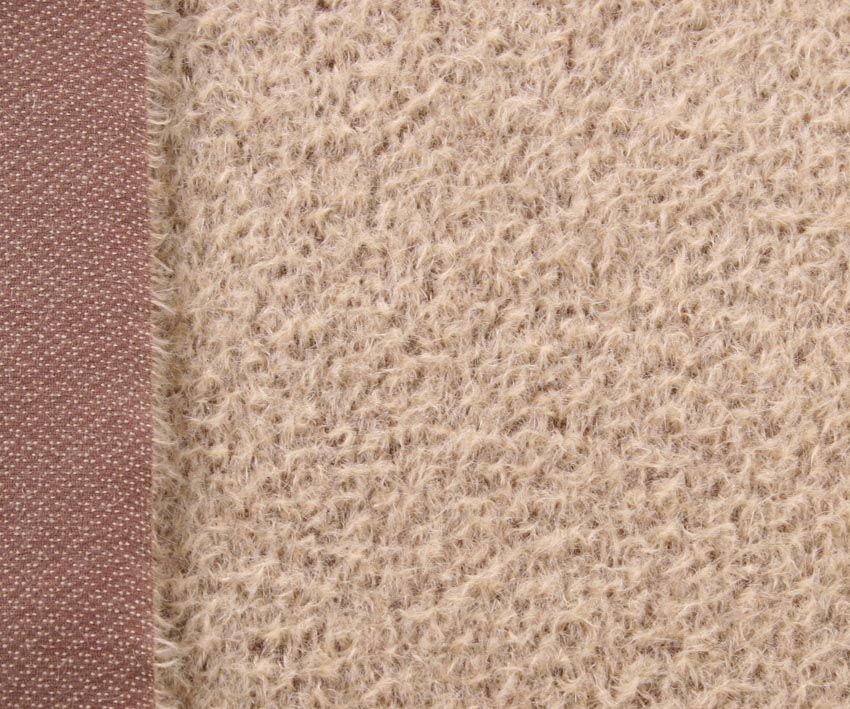 Nieuw! Mohair - dicht gekruld - ca 7mm pool - 140cm breed - RBS-31
