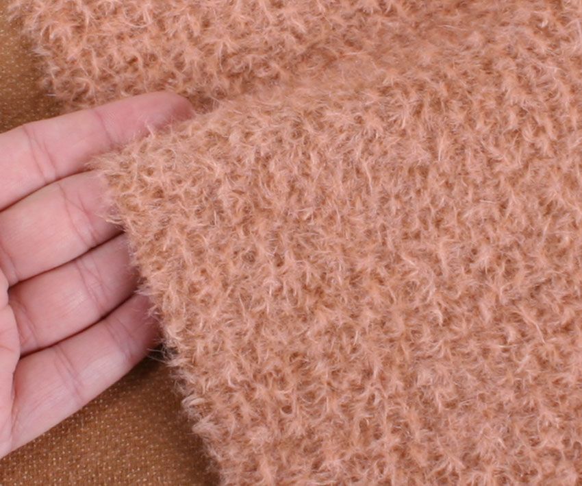 NIEUW BINNEN Mohair - dicht gekruld - ca 7mm pool - 140cm breed (RBS-40)